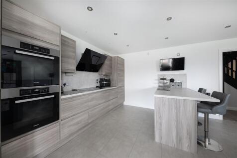 kitchen (2).jpg