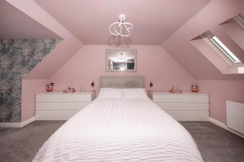 bedroom 1 (1).jpg