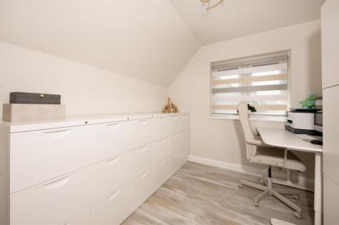 bedroom 3.jpg