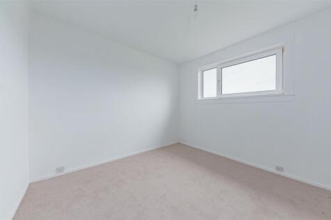 5 Ballantrae Terrace Dundee-8.JPG