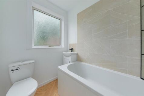 5 Ballantrae Terrace Dundee-4.JPG