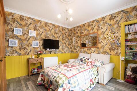 bedroom 2 (3).jpg