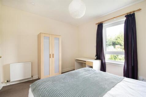 bedroom 1 (1).jpg