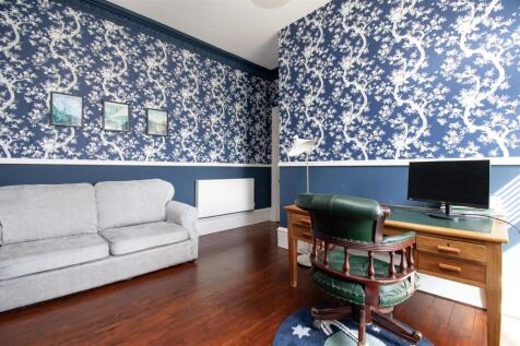 bedroom 4 (2).jpg