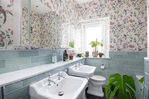 bathroom (3).jpg
