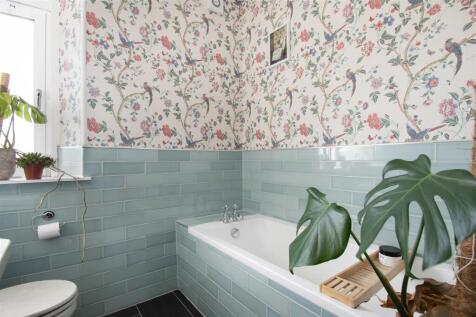 bathroom (2).jpg