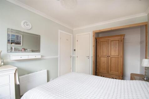 bedroom 1 (1).jpg