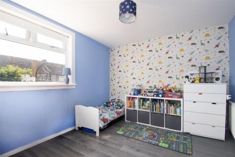 bedroom 2 .jpg
