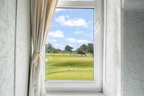 11 golf avenue (23).jpg