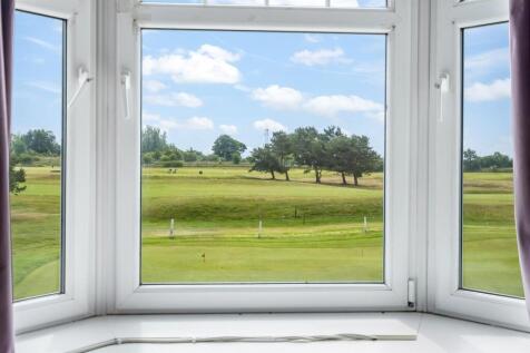 11 golf avenue (29).jpg