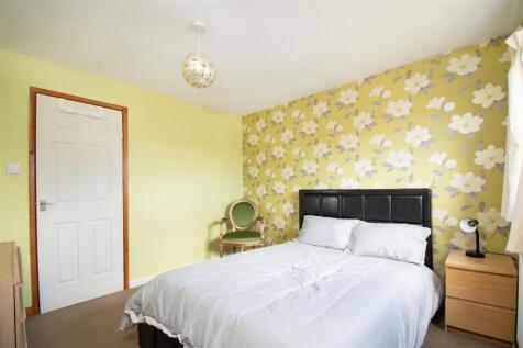 bedroom 1 (1).jpg