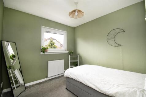 bedroom 2(1).jpg