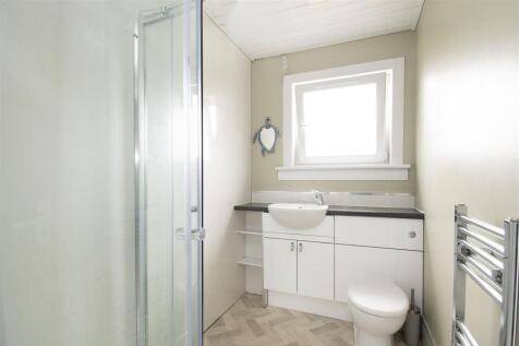 shower room (1).jpg