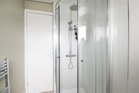 shower room (2).jpg
