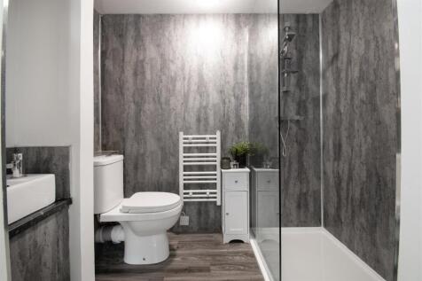 ensuite.jpg