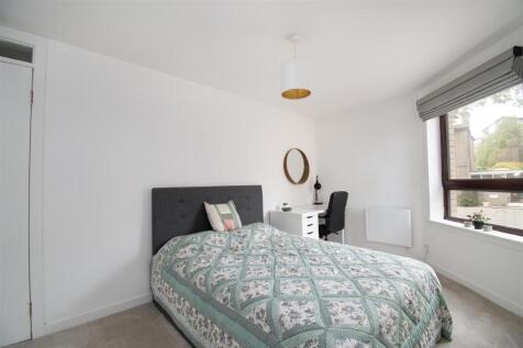 bedroom 2 (2).jpg
