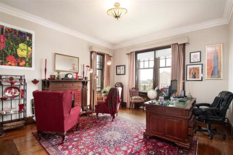 sitting room (1).jpg