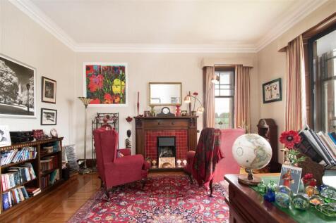 sitting room (3).jpg