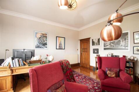 sitting room (2).jpg