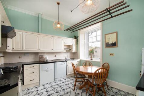 kitchen (2).jpg