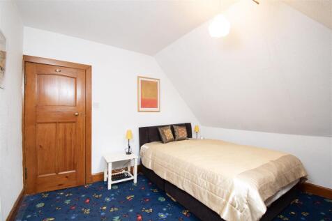 bedroom 2 (2).jpg