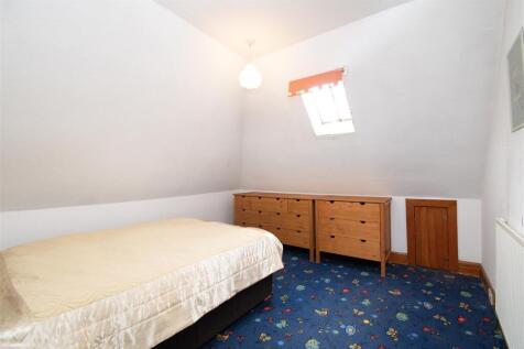 bedroom 2 (1).jpg