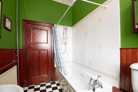 bathroom (2).jpg