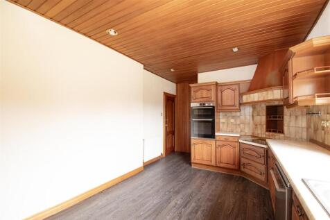 kitchen (2).jpg