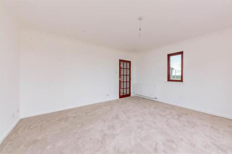3 Westcroft Cottages Carmylie-2.JPG