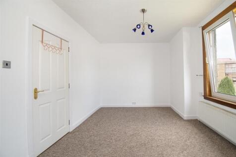 bedroom 2 (1).jpg