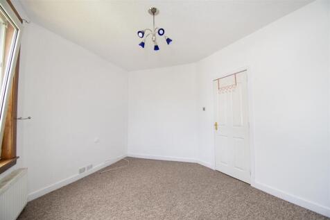 bedroom 2 (2).jpg