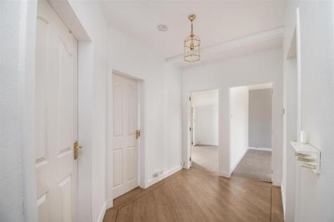hallway (2).jpg