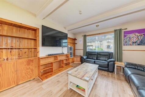 14 Dunarn Street Newtyle-7.JPG