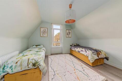 427 Strathmartine Road Dundee-6.JPG