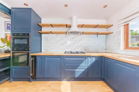 21 Seafield Close Dundee-6.JPG