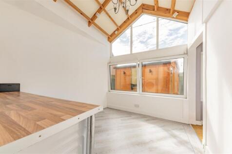 7 James Street Carnoustie-19.JPG