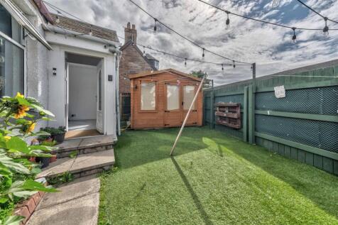 7 James Street Carnoustie-16.JPG