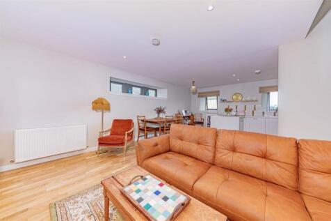 3C Castle Street Newtyle-12.JPG