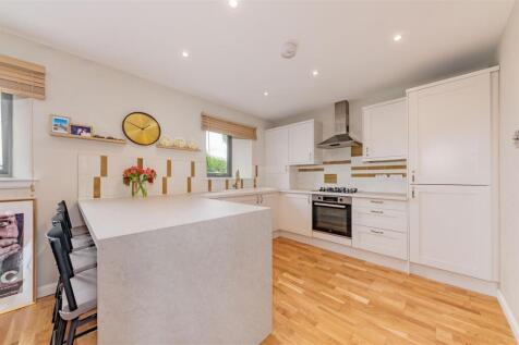 3C Castle Street Newtyle-7.JPG