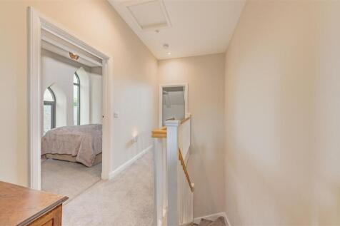 3C Castle Street Newtyle-6.JPG