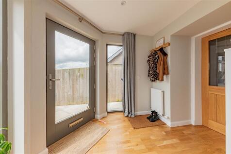 3C Castle Street Newtyle-13.JPG
