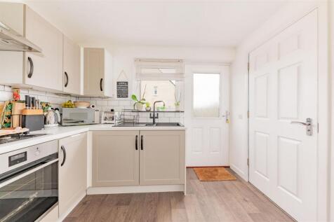 3 Peacehill View Wormit-9.JPG