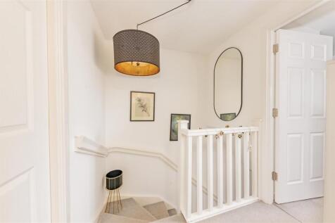 3 Peacehill View Wormit-15.JPG