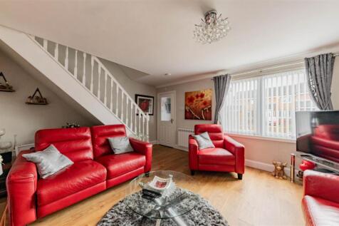 21 Tranent Living room-1.JPG