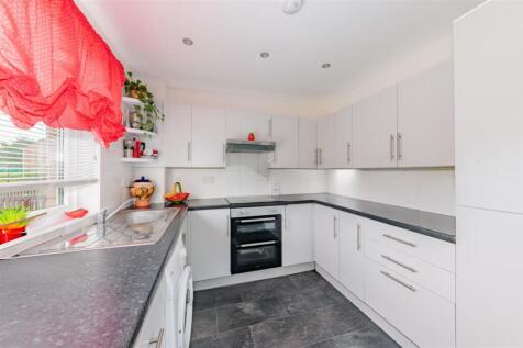 21 Tranent Gardens Dundee-9.JPG