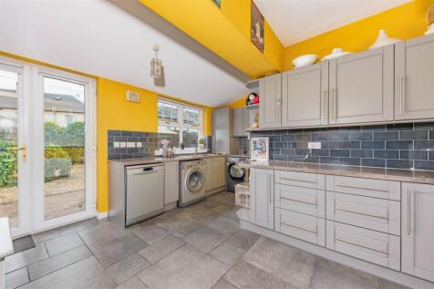 18 Bruce Road Dundee-14.JPG
