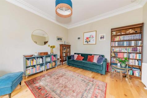 5 Westfield Lane Dundee-9.JPG