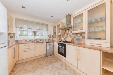 21A Cleghorn Street Dundee-1.JPG