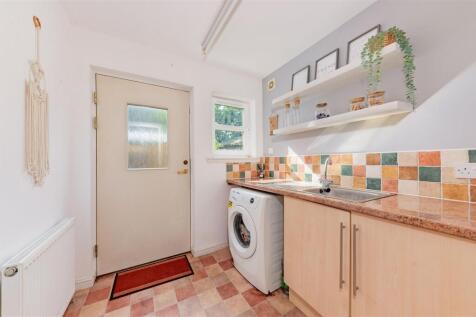 21A Cleghorn Street Dundee-12.JPG