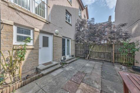 21A Cleghorn Street Dundee-14.JPG